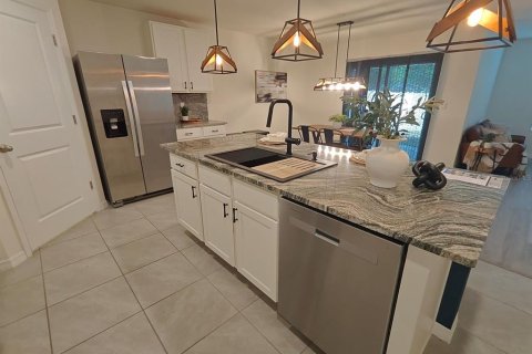 Villa ou maison à louer à Newberry, Floride: 4 chambres, 164.25 m2 № 2402948 - photo 3