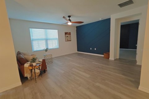 Villa ou maison à louer à Newberry, Floride: 4 chambres, 164.25 m2 № 2402948 - photo 5