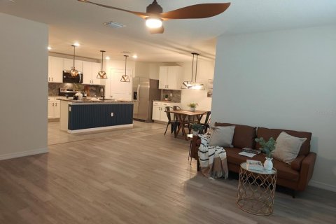 Villa ou maison à louer à Newberry, Floride: 4 chambres, 164.25 m2 № 2402948 - photo 6