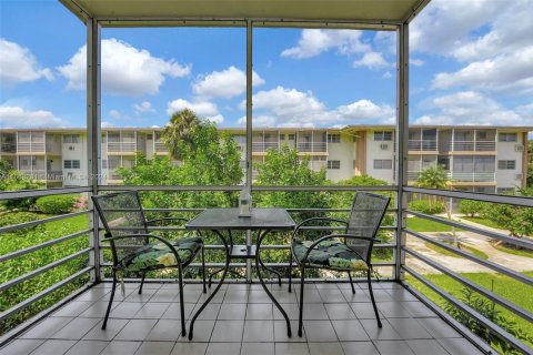 Condo in North Miami Beach, Florida, 1 bedroom  № 1730597 - photo 12