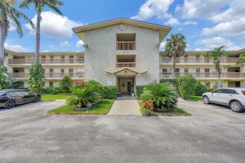 Condo in North Miami Beach, Florida, 1 bedroom  № 1730597 - photo 14