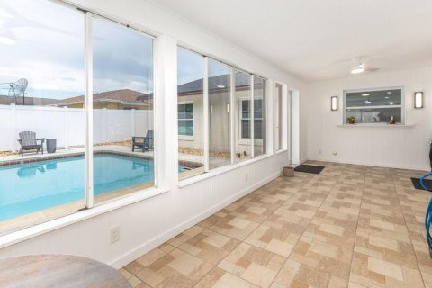 House in Orlando, Florida 5 bedrooms, 265.7 sq.m. № 2315238 - photo 18