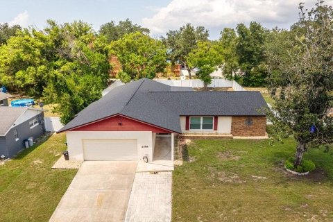 House in Orlando, Florida 5 bedrooms, 265.7 sq.m. № 2315238 - photo 2