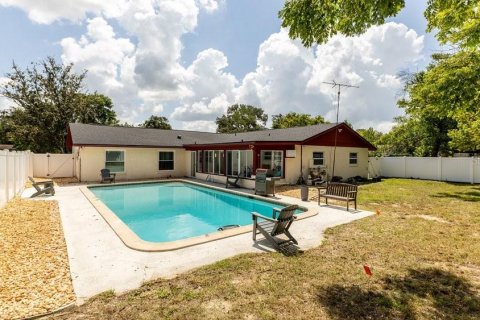House in Orlando, Florida 5 bedrooms, 265.7 sq.m. № 2315238 - photo 20
