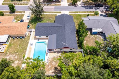 House in Orlando, Florida 5 bedrooms, 265.7 sq.m. № 2315238 - photo 22
