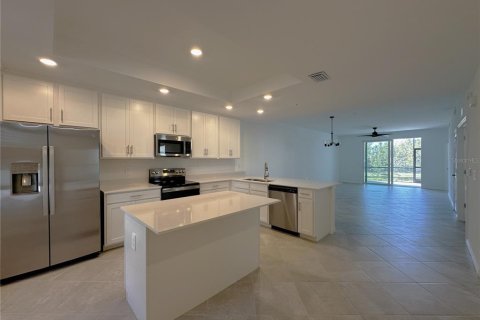 Copropriété à louer à Punta Gorda, Floride: 2 chambres, 145.76 m2 № 2104804 - photo 3