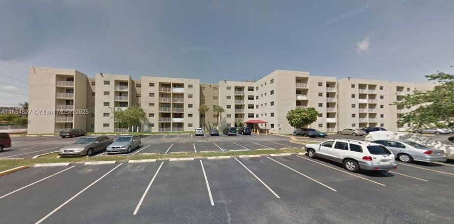 Condominio en Miami, Florida, 2 dormitorios № 1872741