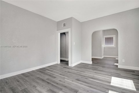 Снять в аренду виллу или дом в Форт-Лодердейл, Флорида 3 спальни, 422.33м2, № 2048962 - фото 6