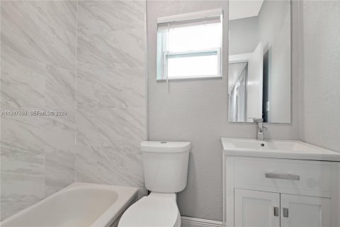 Снять в аренду виллу или дом в Форт-Лодердейл, Флорида 3 спальни, 422.33м2, № 2048962 - фото 11