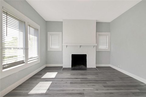 Снять в аренду виллу или дом в Форт-Лодердейл, Флорида 3 спальни, 422.33м2, № 2048962 - фото 5