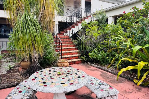 Condominio en alquiler en Hollywood, Florida, 38.65 m2 № 1929470 - foto 3