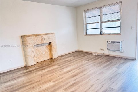 Condominio en alquiler en Hollywood, Florida, 38.65 m2 № 1929470 - foto 7
