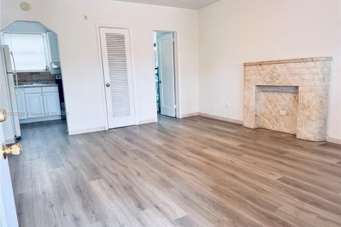 Condominio en alquiler en Hollywood, Florida, 38.65 m2 № 1929470 - foto 5