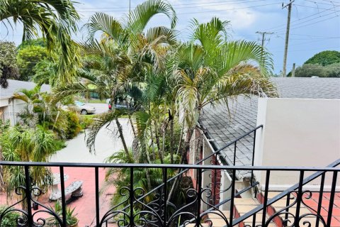 Condominio en alquiler en Hollywood, Florida, 38.65 m2 № 1929470 - foto 10