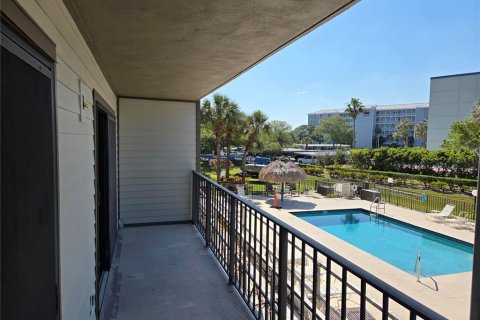Condo in Clearwater, Florida, 2 bedrooms  № 2206488 - photo 12