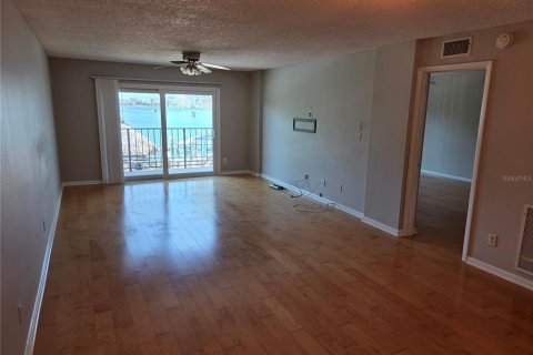 Condo in Clearwater, Florida, 2 bedrooms  № 2206488 - photo 7