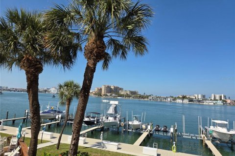 Condo in Clearwater, Florida, 2 bedrooms  № 2206488 - photo 15