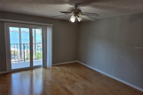 Condo in Clearwater, Florida, 2 bedrooms  № 2206488 - photo 25