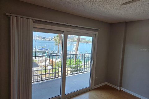 Condo in Clearwater, Florida, 2 bedrooms  № 2206488 - photo 10