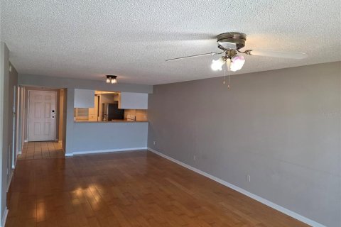 Condo in Clearwater, Florida, 2 bedrooms  № 2206488 - photo 5