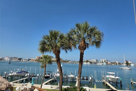 Condo in Clearwater, Florida, 2 bedrooms  № 2206488 - photo 14