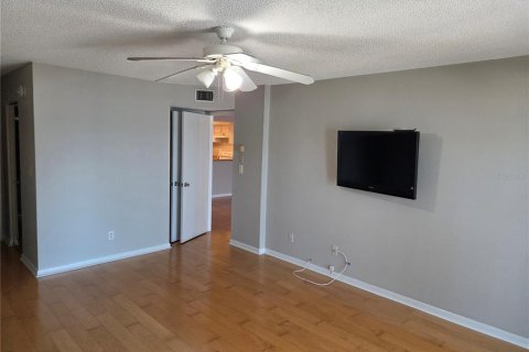 Condo in Clearwater, Florida, 2 bedrooms  № 2206488 - photo 24