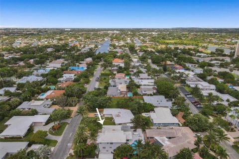 House in Pompano Beach, Florida 4 bedrooms, 256.04 sq.m. № 2049979 - photo 11