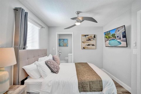 House in Pompano Beach, Florida 4 bedrooms, 256.04 sq.m. № 2049979 - photo 5