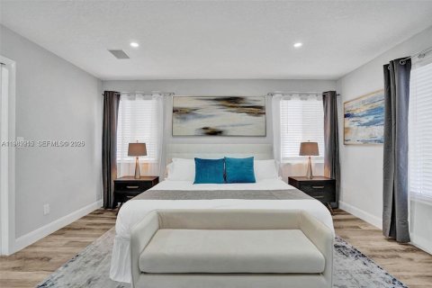 House in Pompano Beach, Florida 4 bedrooms, 256.04 sq.m. № 2049979 - photo 7