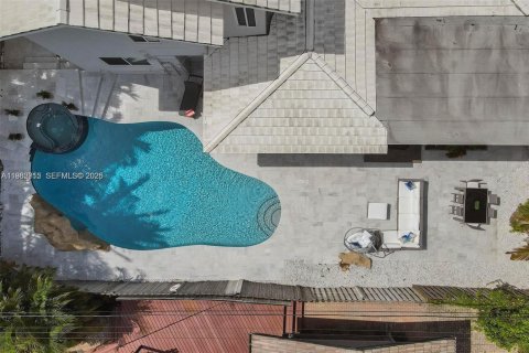 House in Pompano Beach, Florida 4 bedrooms, 256.04 sq.m. № 2049979 - photo 15