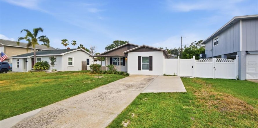 Casa en Saint Petersburg, Florida 3 dormitorios, 123.56 m2 № 2230456