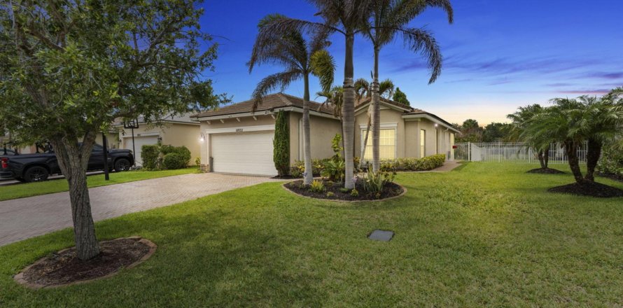 Villa ou maison à Port St. Lucie, Floride 3 chambres, 143.72 m2 № 2087445