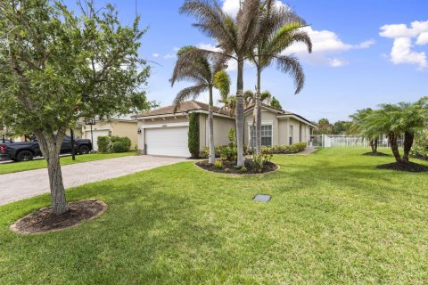 Villa ou maison à vendre à Port St. Lucie, Floride: 3 chambres, 143.72 m2 № 2087445 - photo 30
