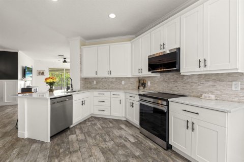 Villa ou maison à vendre à Port St. Lucie, Floride: 3 chambres, 143.72 m2 № 2087445 - photo 6