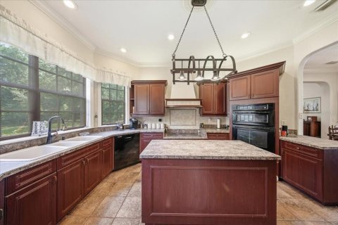 House in Polk City, Florida 4 bedrooms, 411.19 sq.m. № 2430793 - photo 12
