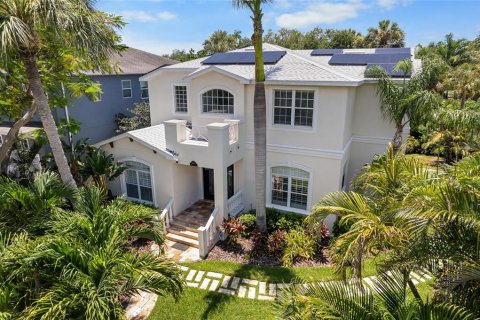 House in Tampa, Florida 4 bedrooms, 307.69 sq.m. № 2203328