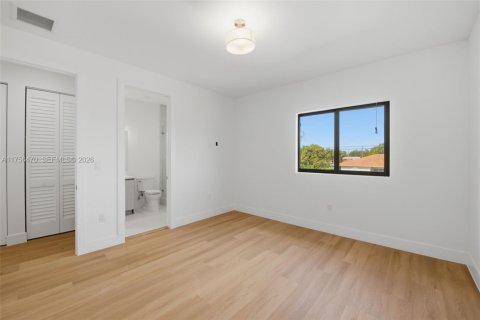 Купить виллу или дом в Майами, Флорида 4 спальни, 265.24м2, № 2021544 - фото 27