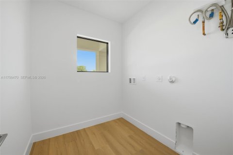 Купить виллу или дом в Майами, Флорида 4 спальни, 265.24м2, № 2021544 - фото 15