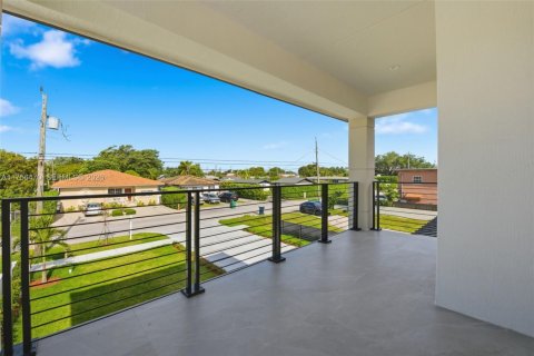 Купить виллу или дом в Майами, Флорида 4 спальни, 265.24м2, № 2021544 - фото 20