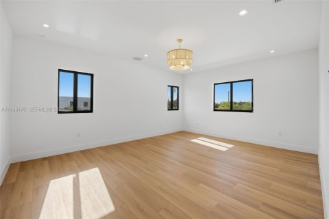 Купить виллу или дом в Майами, Флорида 4 спальни, 265.24м2, № 2021544 - фото 21