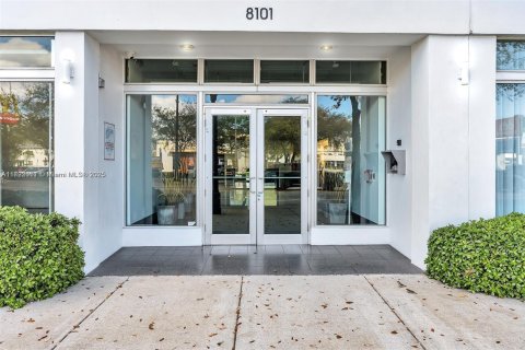 Condo in Miami, Florida  № 1944160 - photo 2