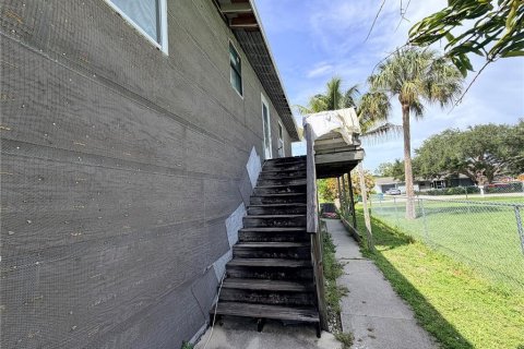 House in Naples, Florida 2 bedrooms, 80.27 sq.m. № 2197641 - photo 8