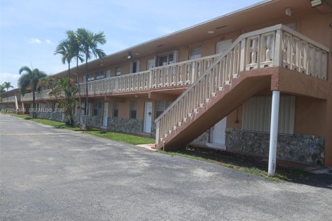 Condo à Hialeah, Floride, 1 chambre  № 2076448