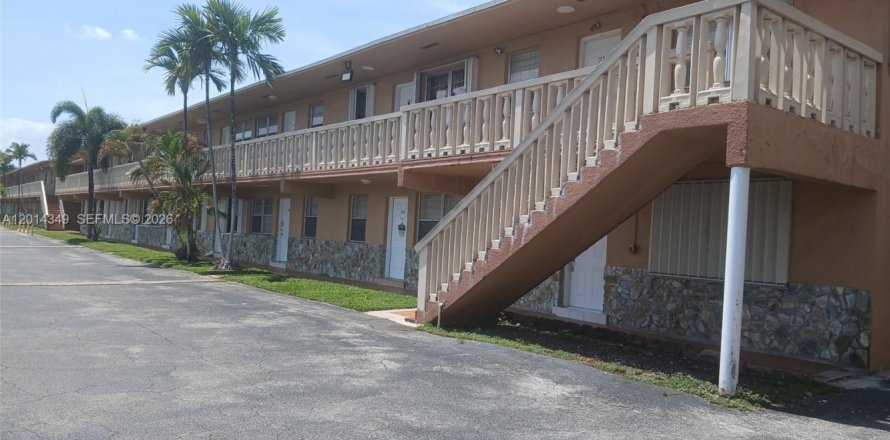 Condo à Hialeah, Floride, 1 chambre  № 2076448