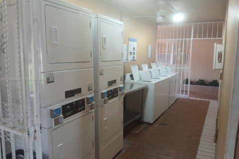 Copropriété à louer à Hialeah, Floride: 1 chambre, 54.91 m2 № 2076448 - photo 9