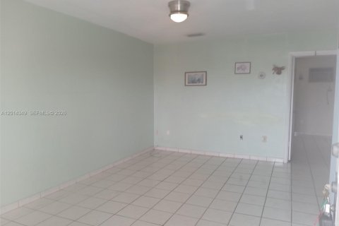 Copropriété à louer à Hialeah, Floride: 1 chambre, 54.91 m2 № 2076448 - photo 6