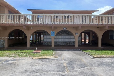 Copropriété à louer à Hialeah, Floride: 1 chambre, 54.91 m2 № 2076448 - photo 2