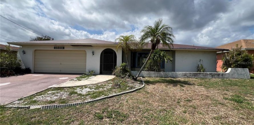 Casa en Cape Coral, Florida 3 dormitorios, 159.61 m2 № 1733297