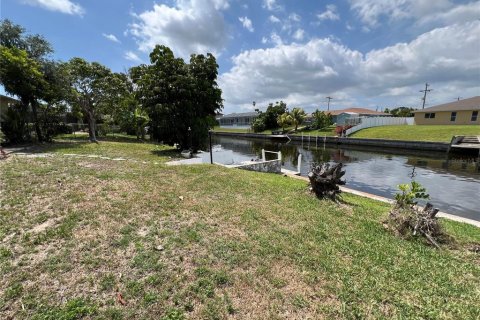 Casa en venta en Cape Coral, Florida, 3 dormitorios, 159.61 m2 № 1733297 - foto 15