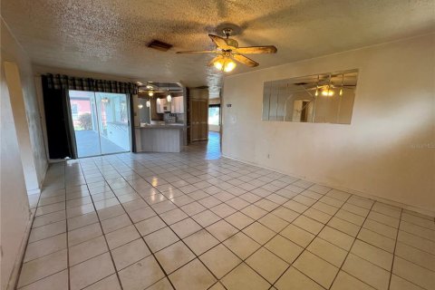 Casa en venta en Cape Coral, Florida, 3 dormitorios, 159.61 m2 № 1733297 - foto 7